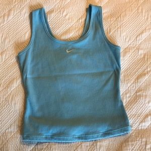 NIKE • Cropped workout tank • Size M